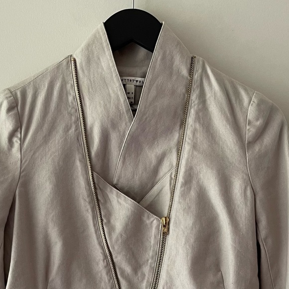 TWENTY8TWELVE BY SIENNA MILLER ERIN ZIP JACKET in Dove - Picture 3 of 10